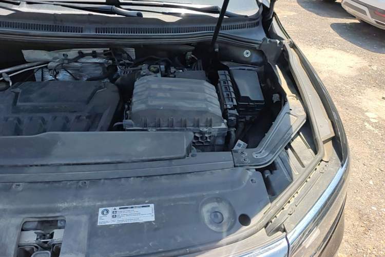 Used Volkswagen Viloran 2024 330TSI Business Edition Engine Bay Left