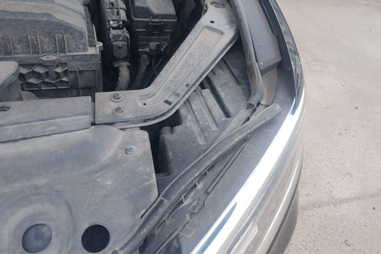 Used Volkswagen Viloran 2024 330TSI Business Edition Engine Bay Left