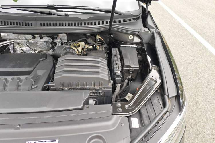 Used Volkswagen Viloran 2024 380TSI Flagship Edition Engine Bay Left