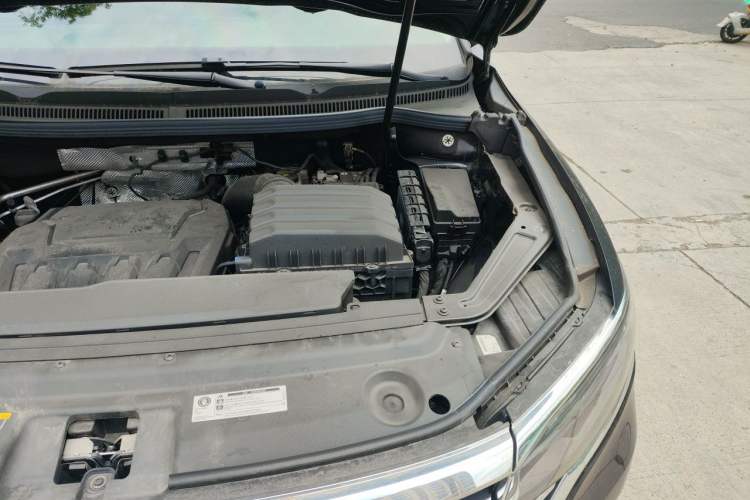 Used Volkswagen Viloran 2024 380TSI Premium Edition Engine Bay Left