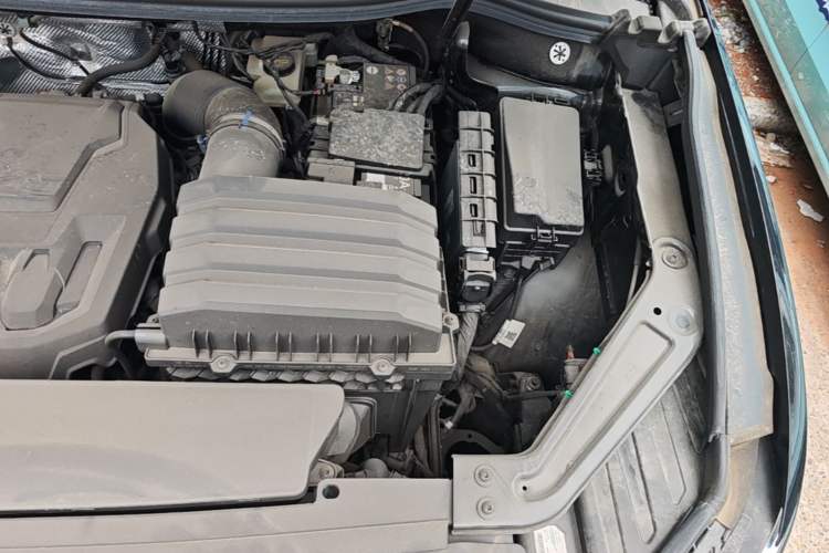 Used Volkswagen Viloran 2024 380TSI Premium Edition Engine Bay Left