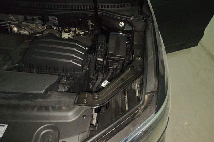 Used Volkswagen Viloran 2024 380TSI Luxury Edition Engine Bay Left