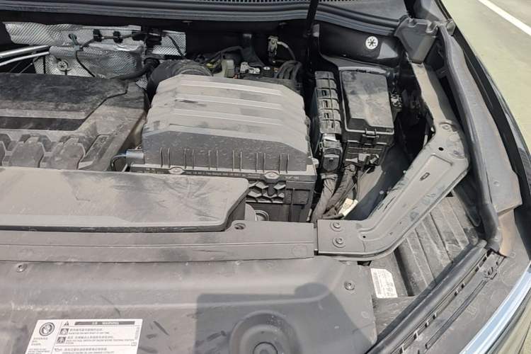Used Volkswagen Viloran 2024 380TSI Premium Edition Engine Bay Left