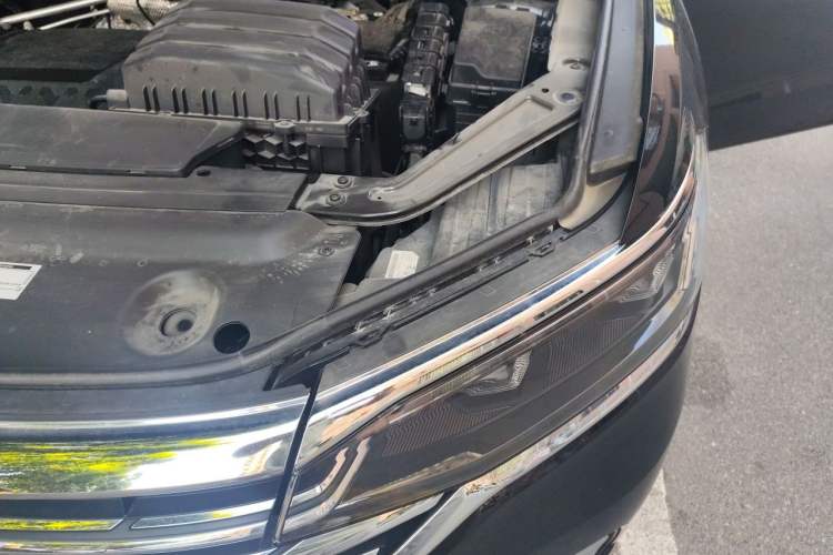 Used Volkswagen Viloran 2024 380TSI Premium Edition Engine Bay Left