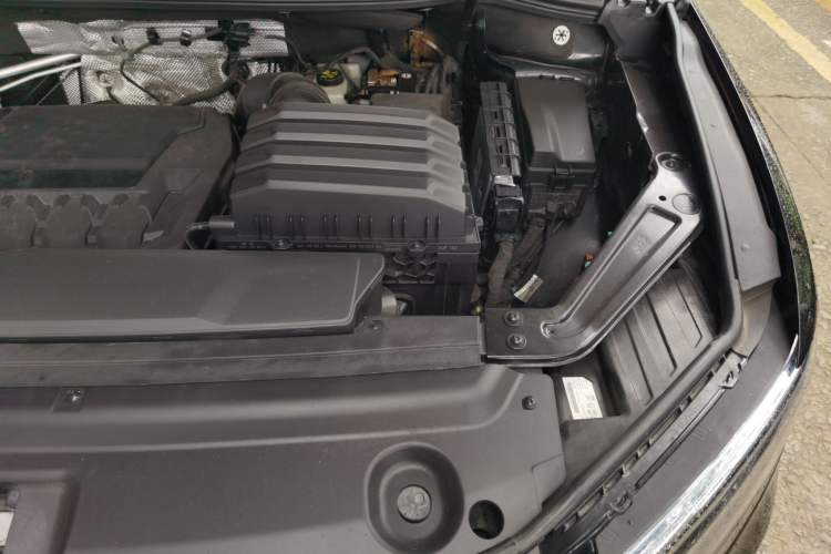 Used Volkswagen Viloran 2024 380TSI Premium Edition Engine Bay Left