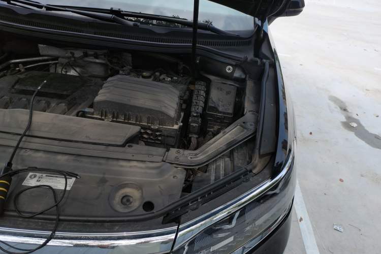 Used Volkswagen Viloran 2024 330TSI Business Edition Engine Bay Left