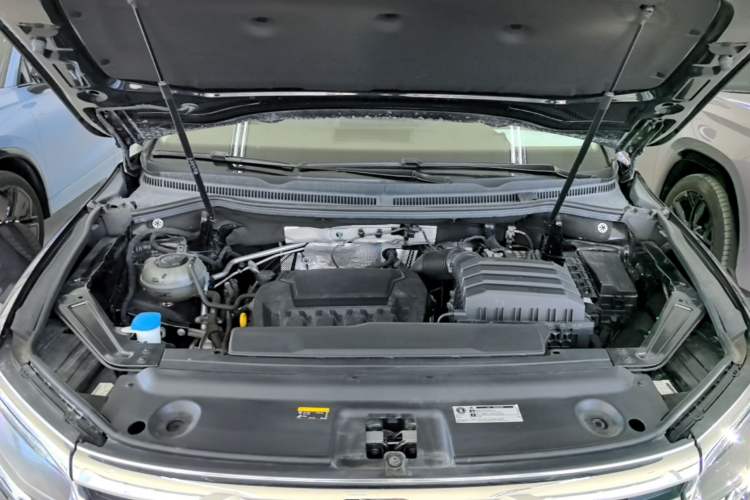 Used Volkswagen Viloran 2024 380TSI Premium Edition Engine Bay