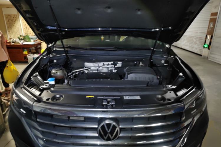 Used Volkswagen Viloran 2024 380TSI Luxury Edition Engine Bay