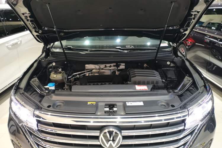 Used Volkswagen Viloran 2024 380TSI Luxury Edition Engine Bay