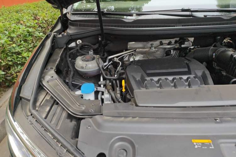 Used Volkswagen Viloran 2024 380TSI Luxury Edition Engine Bay Right