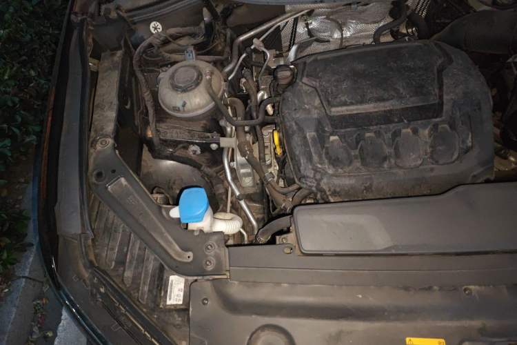 Used Volkswagen Viloran 2024 380TSI Premium Edition Engine Bay Right