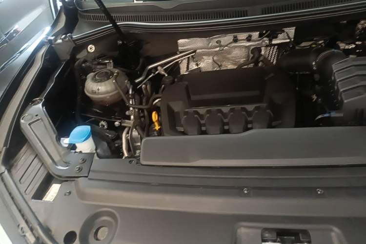 Used Volkswagen Viloran 2024 380TSI Premium Edition Engine Bay Right