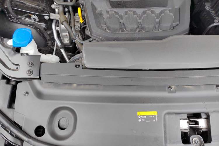 Used Volkswagen Viloran 2024 380TSI Luxury Edition Engine Bay Right