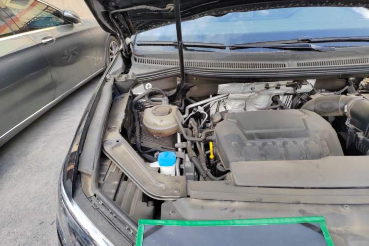 Used Volkswagen Viloran 2024 380TSI Luxury Edition Engine Bay Right