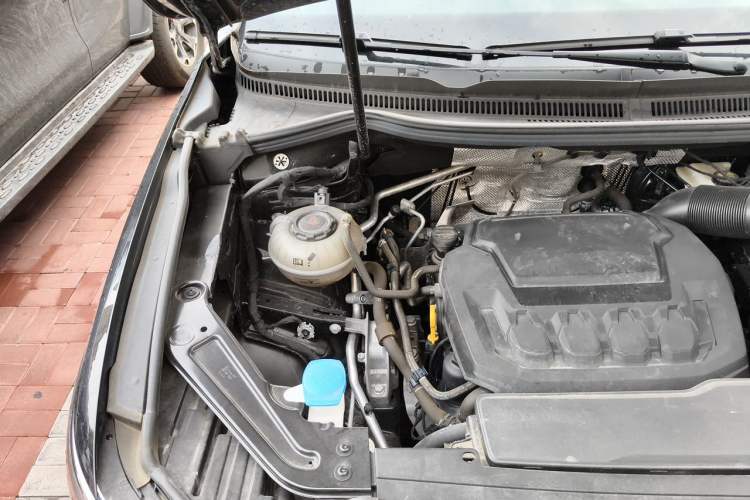 Used Volkswagen Viloran 2024 380TSI Luxury Edition Engine Bay Right