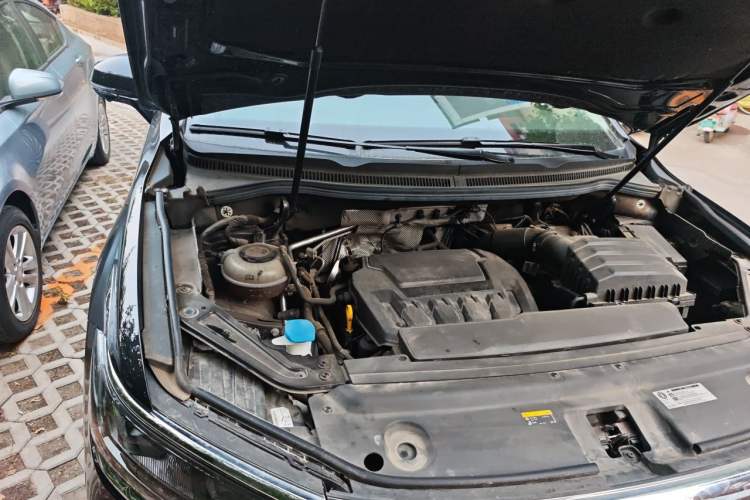 Used Volkswagen Viloran 2024 380TSI Premium Edition Engine Bay Right