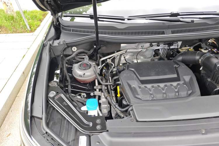 Used Volkswagen Viloran 2024 380TSI Flagship Edition Engine Bay Right