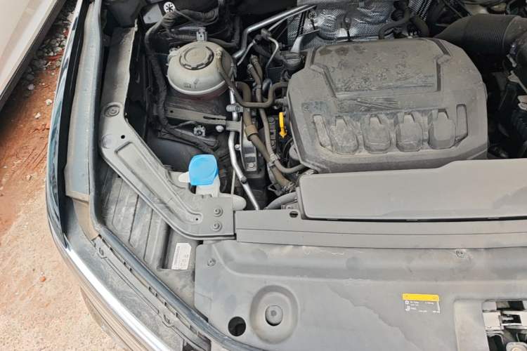 Used Volkswagen Viloran 2024 380TSI Premium Edition Engine Bay Right