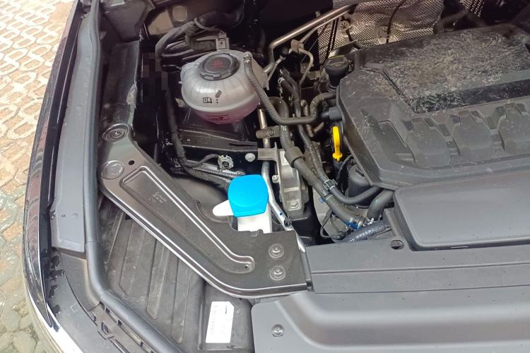Used Volkswagen Viloran 2024 380TSI Premium Edition Engine Bay Right