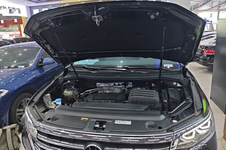 Used Volkswagen Viloran 2024 380TSI Premium Edition Engine Bay