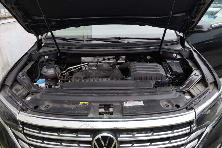 Used Volkswagen Viloran 2024 380TSI Premium Edition Engine Bay