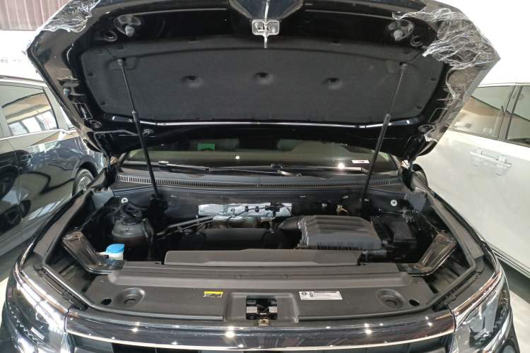Used Volkswagen Viloran 2024 380TSI Luxury Edition Engine Bay