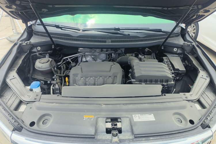 Used Volkswagen Viloran 2024 380TSI Premium Edition Engine Bay