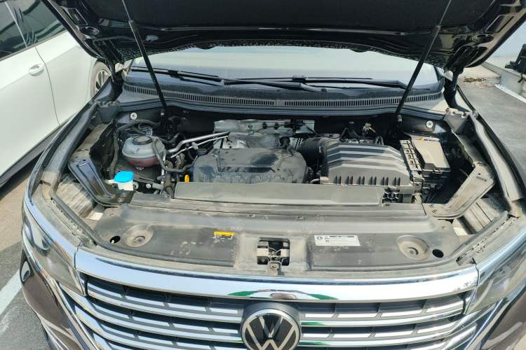 Used Volkswagen Viloran 2024 380TSI Premium Edition Engine Bay