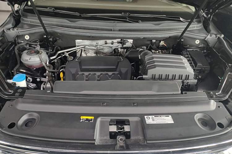 Used Volkswagen Viloran 2024 380TSI Luxury Edition Engine Bay