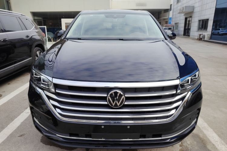 Used Volkswagen Viloran 2024 330TSI Business Edition Exterior 1