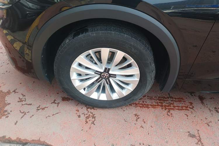 Used Volkswagen Viloran 2024 330TSI Business Edition Exterior 4
