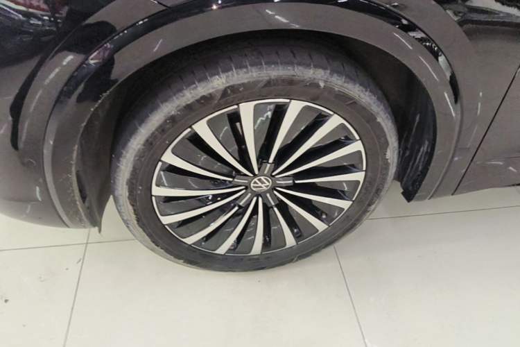 Used Volkswagen Viloran 2024 380TSI Premium Edition Exterior 4