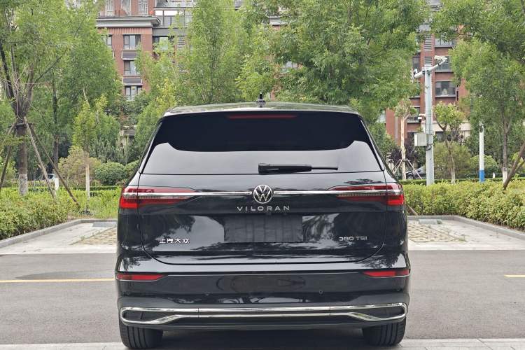 Used Volkswagen Viloran 2024 380TSI Premium Edition Exterior 5