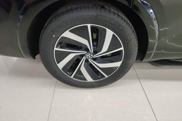 Used Volkswagen Viloran 2024 380TSI Luxury Edition Exterior 5