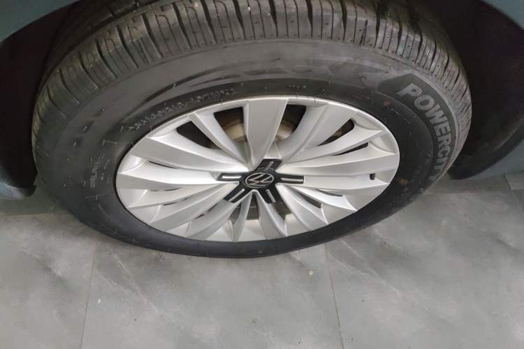 Used Volkswagen Viloran 2024 330TSI Business Edition Exterior 5