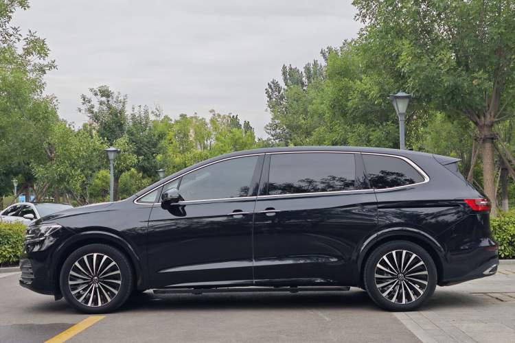 Used Volkswagen Viloran 2024 380TSI Premium Edition Exterior 7