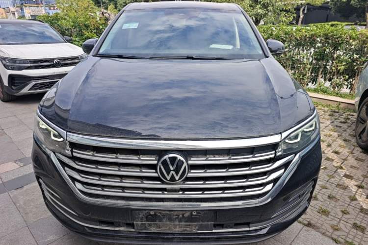 Used Volkswagen Viloran 2024 380TSI Premium Edition Front