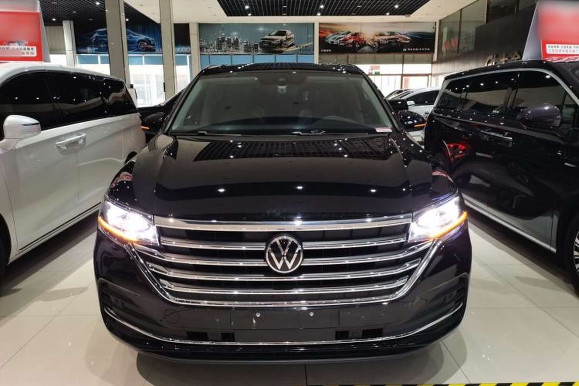 Used Volkswagen Viloran 2024 380TSI Luxury Edition Front