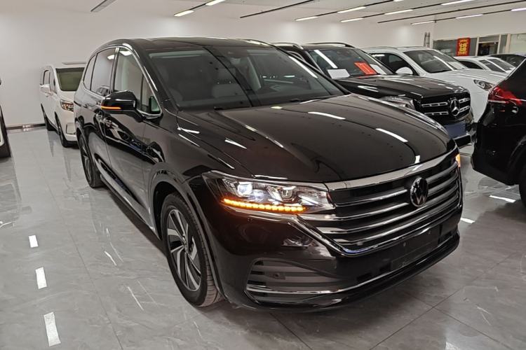 Used Volkswagen Viloran 2024 380TSI Luxury Edition Front Right 45 Deg