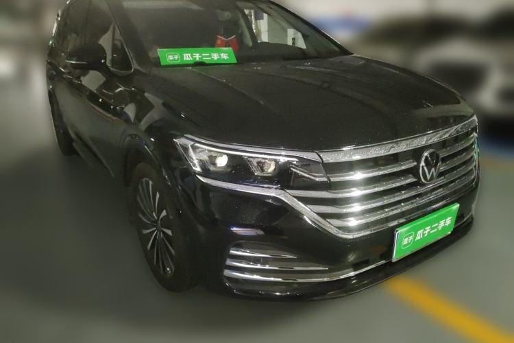Used Volkswagen Viloran 2024 380TSI Premium Edition Front Right 45 Deg