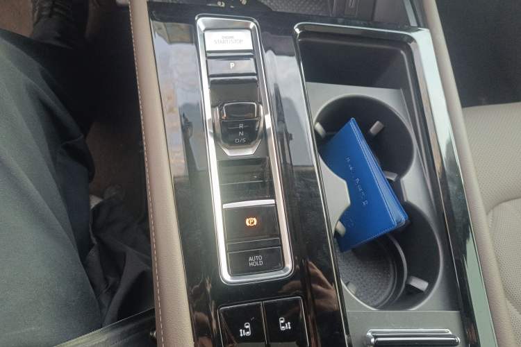 Used Volkswagen Viloran 2024 380TSI Premium Edition Gear Lever