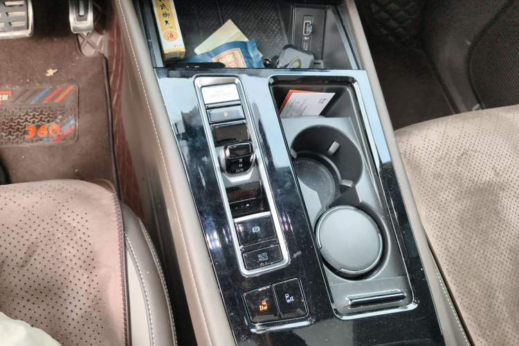 Used Volkswagen Viloran 2024 380TSI Luxury Edition Gear Lever