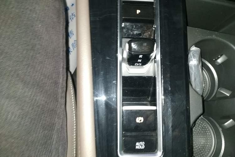 Used Volkswagen Viloran 2024 380TSI Premium Edition Gear Lever