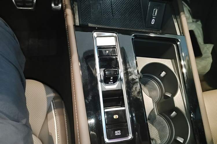Used Volkswagen Viloran 2024 380TSI Premium Edition Gear Lever