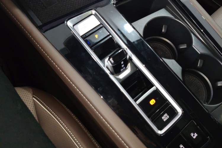 Used Volkswagen Viloran 2024 380TSI Premium Edition Gear Lever
