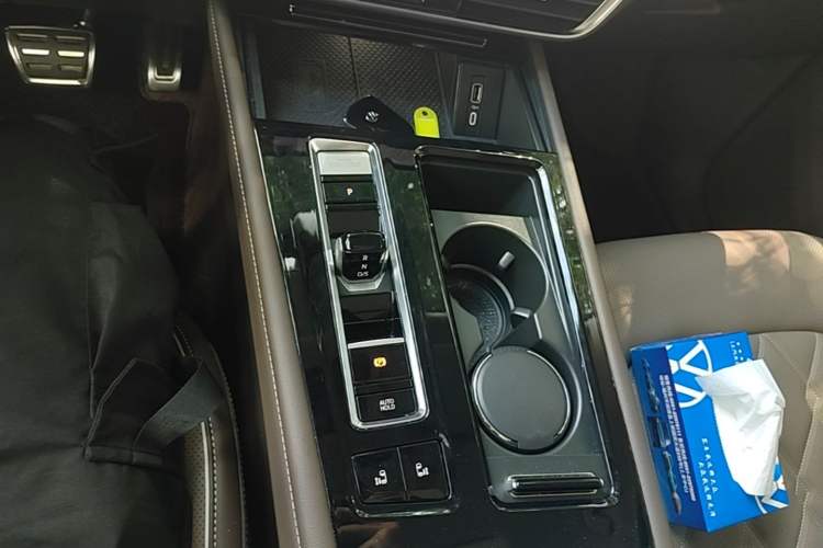 Used Volkswagen Viloran 2024 380TSI Premium Edition Gear Lever