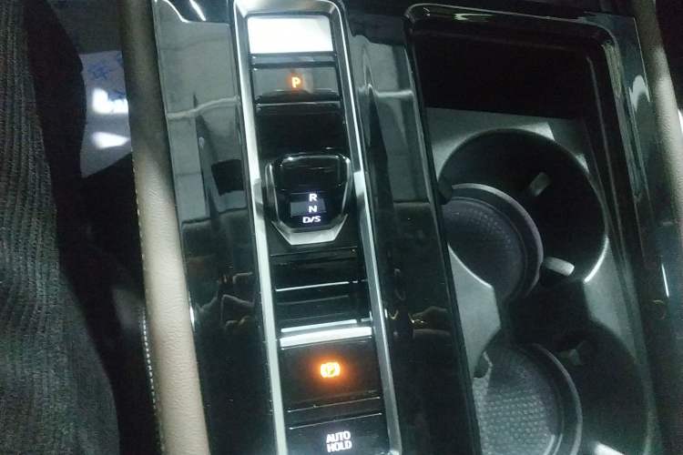 Used Volkswagen Viloran 2024 380TSI Premium Edition Gear Lever