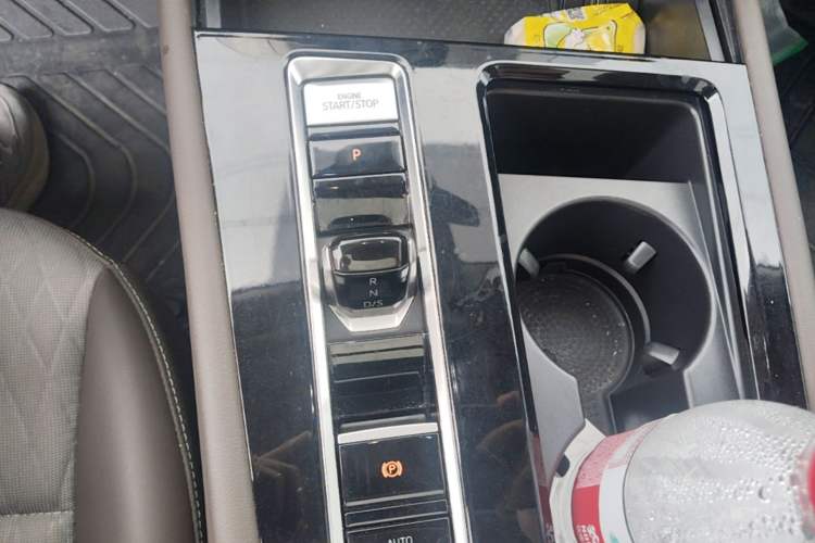 Used Volkswagen Viloran 2024 330TSI Business Edition Gear Lever