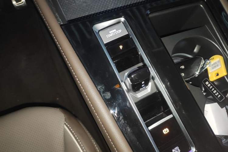 Used Volkswagen Viloran 2024 380TSI Premium Edition Gear Lever