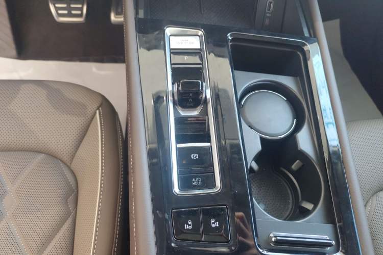 Used Volkswagen Viloran 2024 380TSI Premium Edition Gear Lever